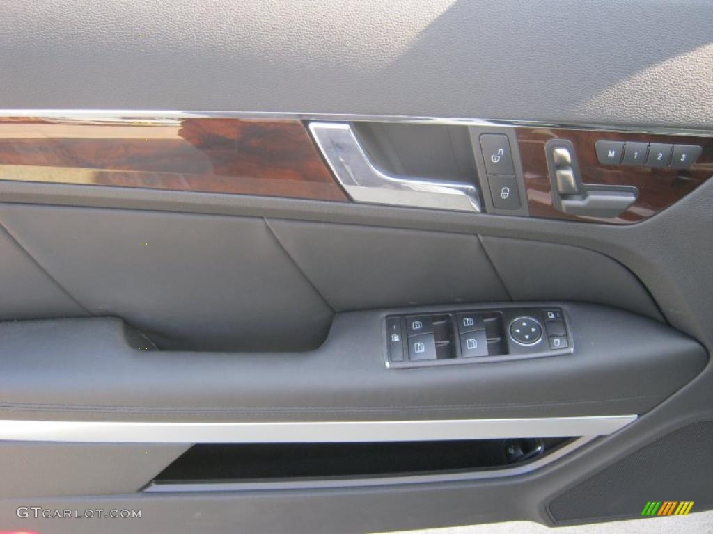 2011 Mercedes-Benz E 550 Cabriolet Black Door Panel Photo #40080427