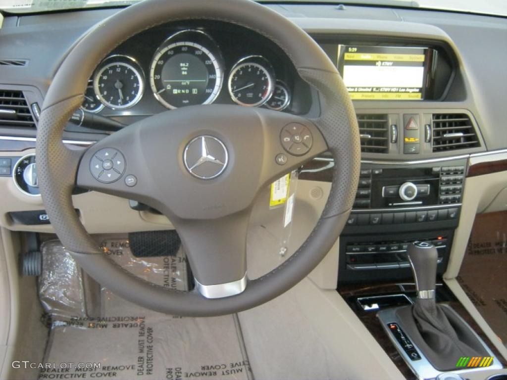 2011 Mercedes-Benz E 350 Cabriolet Almond/Mocha Dashboard Photo #40081247