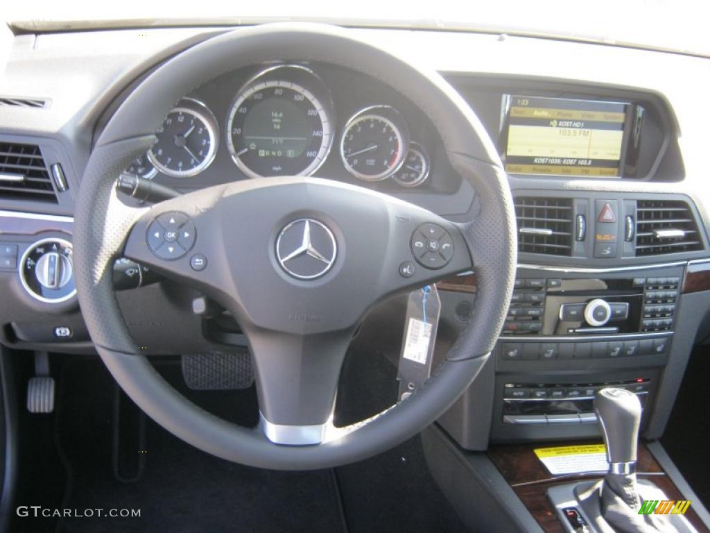 2011 Mercedes-Benz E 350 Cabriolet Black Dashboard Photo #40081539