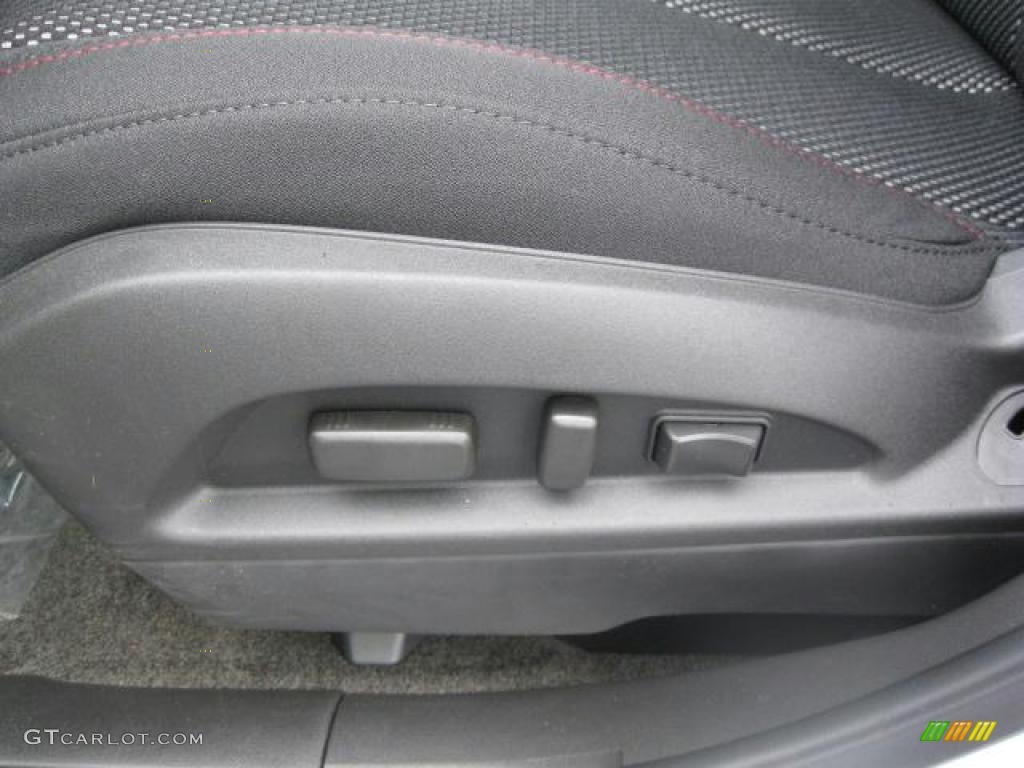 2011 Chevrolet Equinox LT Controls Photo #40084523