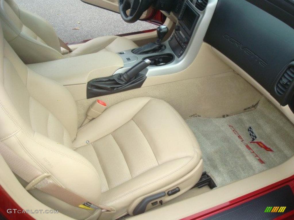 Cashmere Interior 2005 Chevrolet Corvette Coupe Photo #40086567