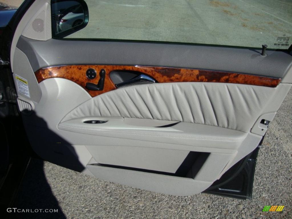 2004 Mercedes-Benz E 500 4Matic Wagon Charcoal Door Panel Photo #40087183
