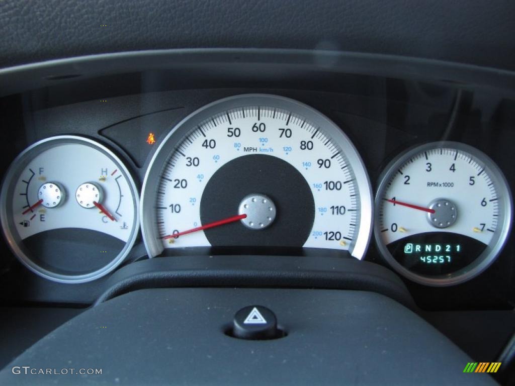 2008 Dodge Durango SLT Gauges Photo #40088319