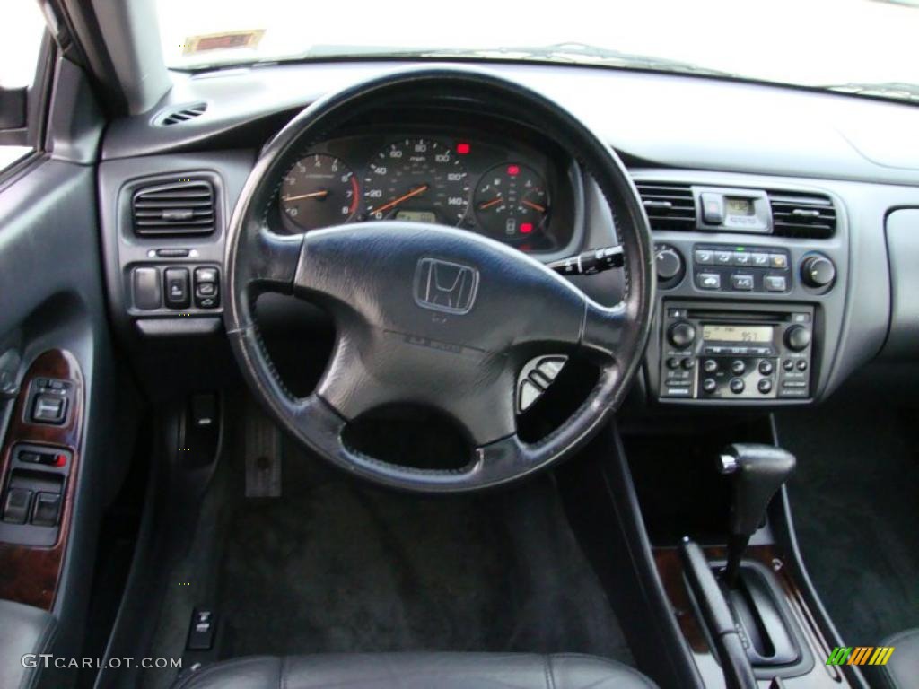 2000 Honda Accord EX Coupe Charcoal Dashboard Photo #40088335