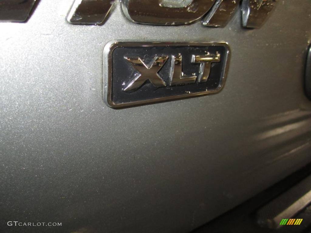 2006 Ford Expedition XLT 4x4 Marks and Logos Photo #40088511