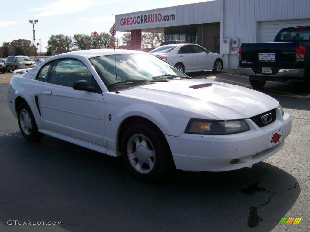 2001 Oxford White Ford Mustang V6 Coupe 40064234 Gtcarlot
