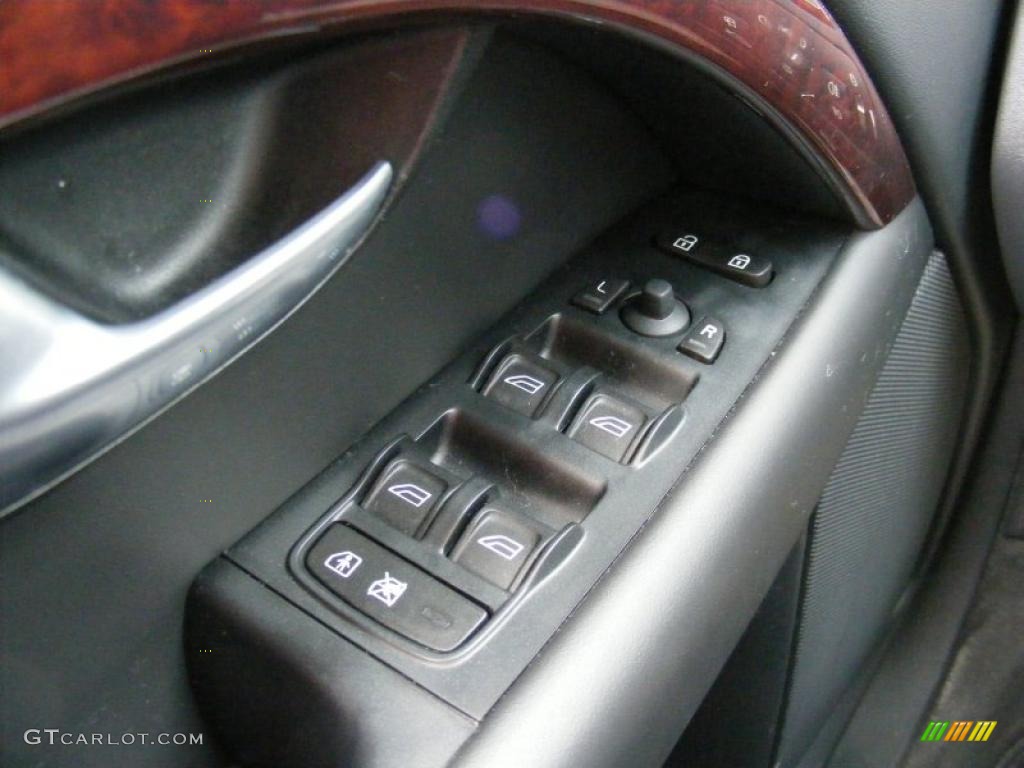 2008 Volvo V70 3.2 Controls Photo #40092519