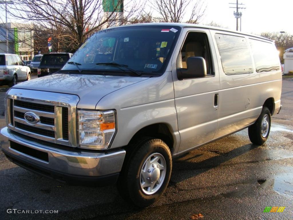 2010 E Series Van E350 XLT Passenger - Ingot Silver Metallic / Medium Flint photo #1