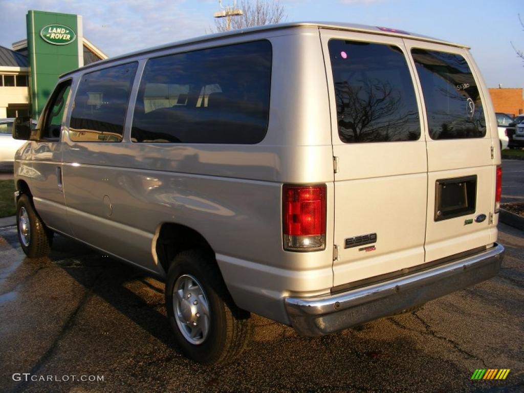 Ingot Silver Metallic 2010 Ford E Series Van E350 XLT Passenger Exterior Photo #40093175