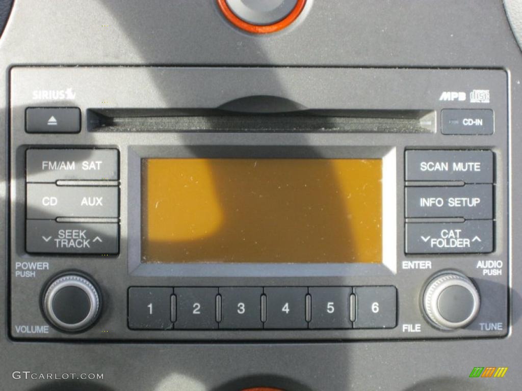 2010 Kia Rondo LX Controls Photo #40094855