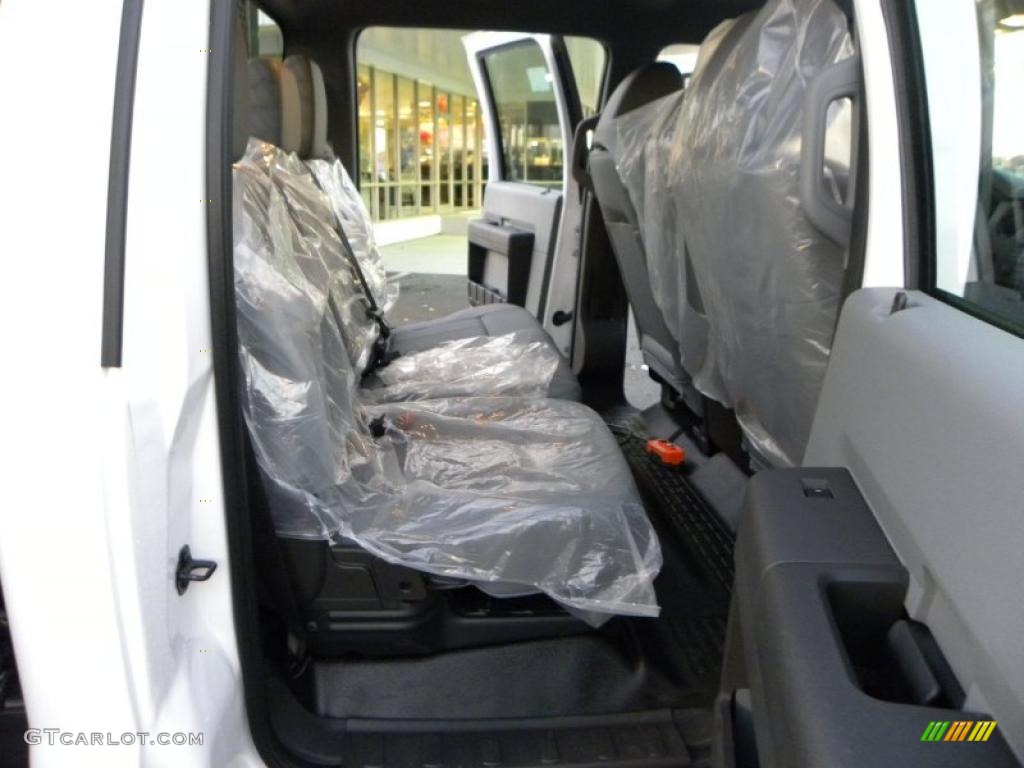 2011 F450 Super Duty XL Crew Cab Chassis - Oxford White / Steel photo #11