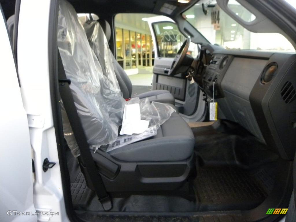 2011 F450 Super Duty XL Crew Cab Chassis - Oxford White / Steel photo #12