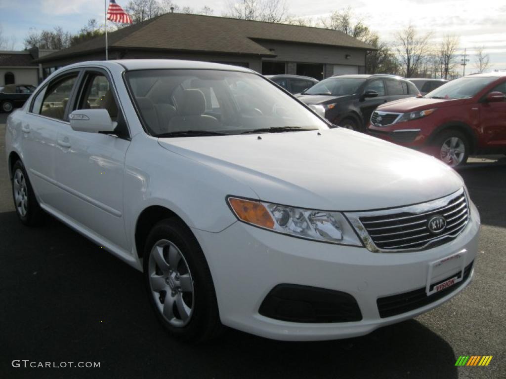 2010 Optima LX - Clear White / Beige photo #11