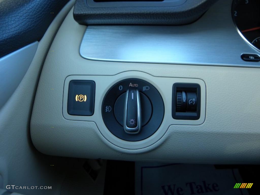 2009 Volkswagen CC Luxury Controls Photo #40098331