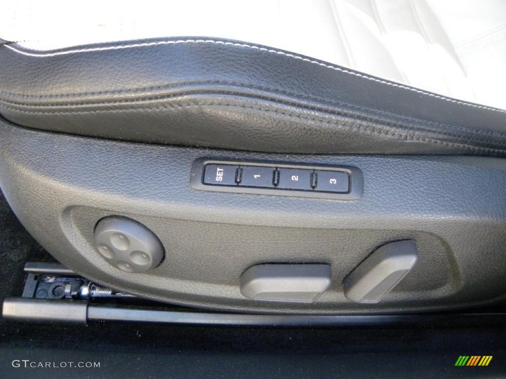2009 Volkswagen CC Luxury Controls Photo #40098375