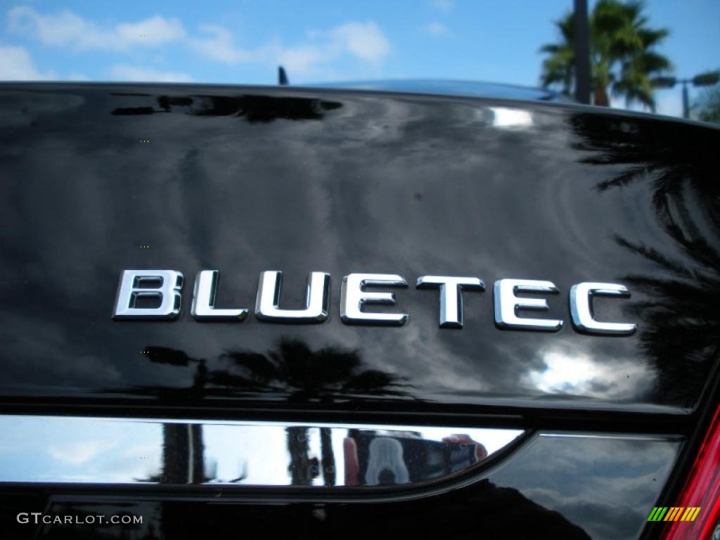 2008 Mercedes-Benz E 320 BlueTEC Sedan Marks and Logos Photos
