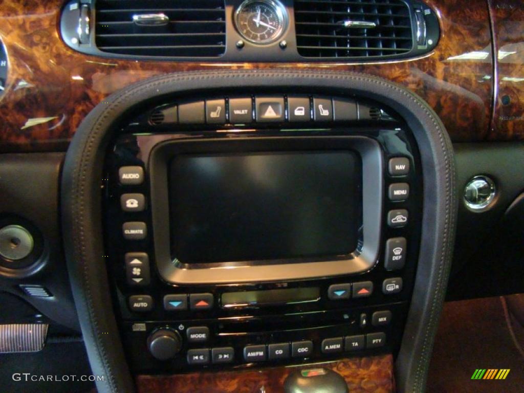 2005 Jaguar XJ XJR Controls Photo #40107703