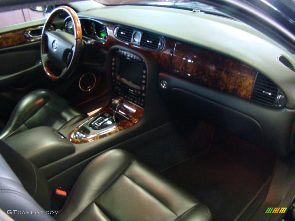 2005 Jaguar XJ XJR Charcoal Dashboard Photo #40107787