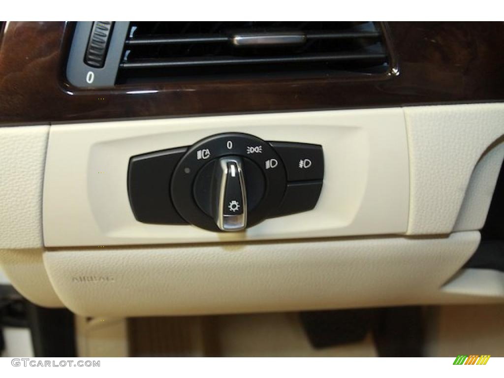 2011 BMW 3 Series 328i Convertible Controls Photo #40108123