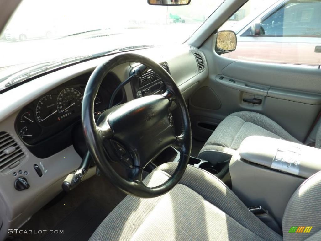 Medium Graphite Interior 1997 Ford Explorer XLT 4x4 Photo #40108439