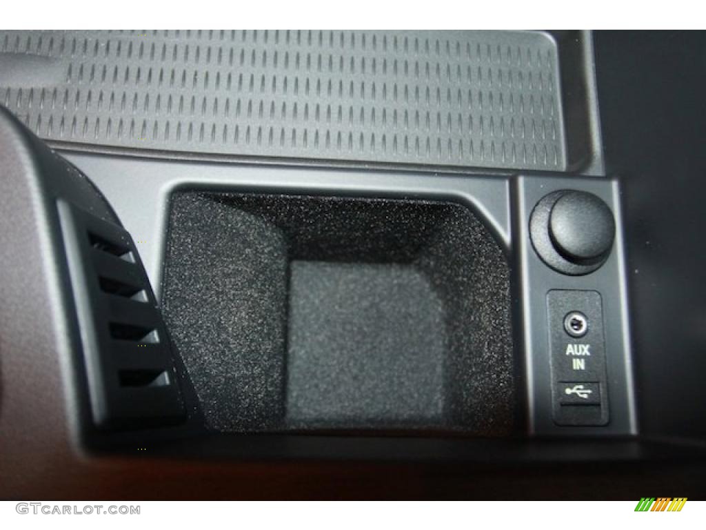 2011 BMW 3 Series 328i Convertible Controls Photo #40108543