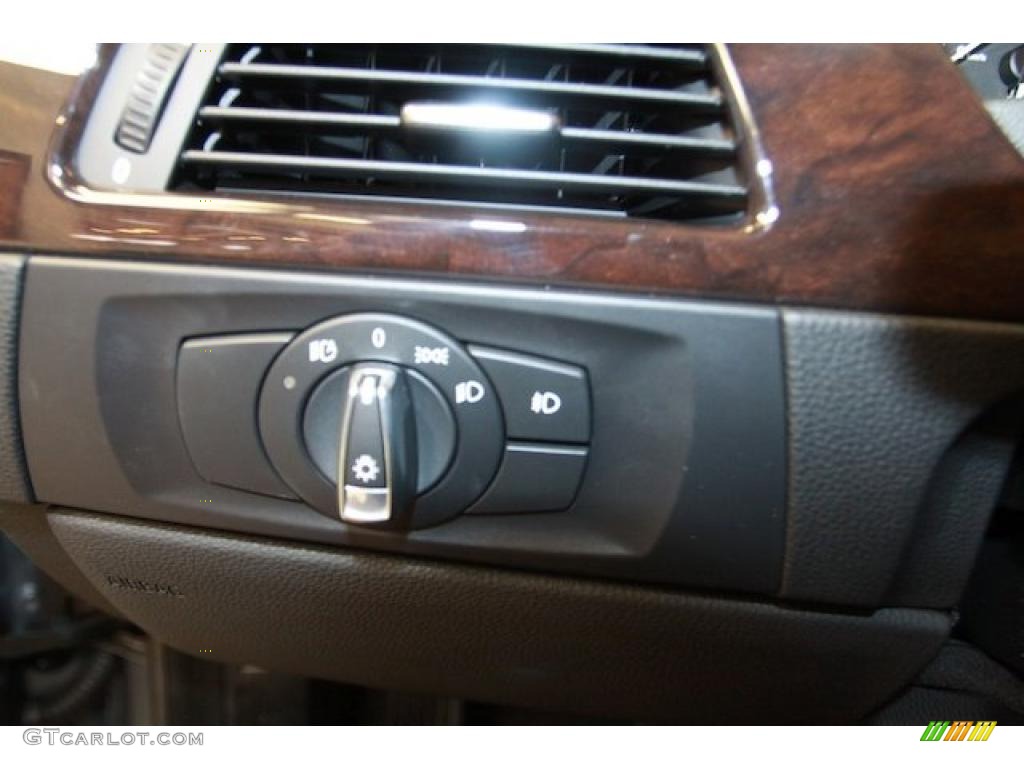 2011 BMW 3 Series 328i Convertible Controls Photo #40108567