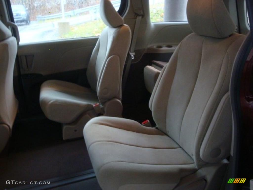 2011 Sienna  - Salsa Red Pearl / Bisque photo #9