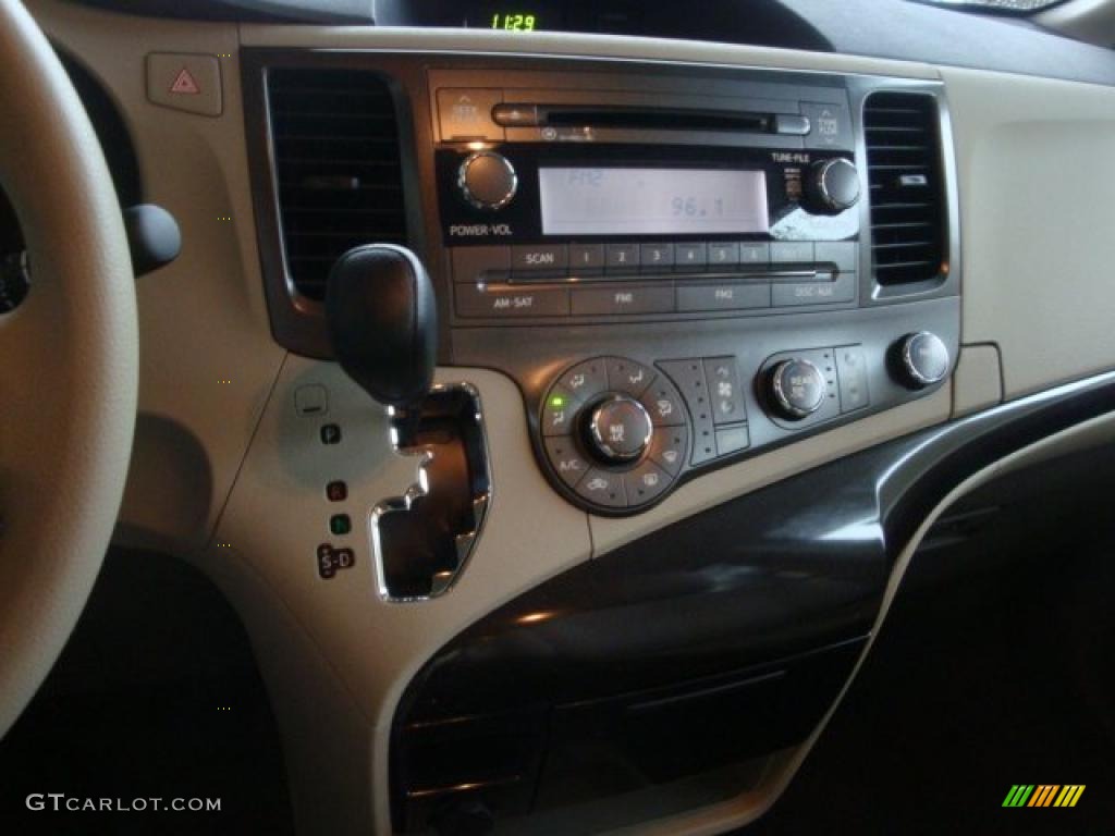 2011 Sienna  - Salsa Red Pearl / Bisque photo #13
