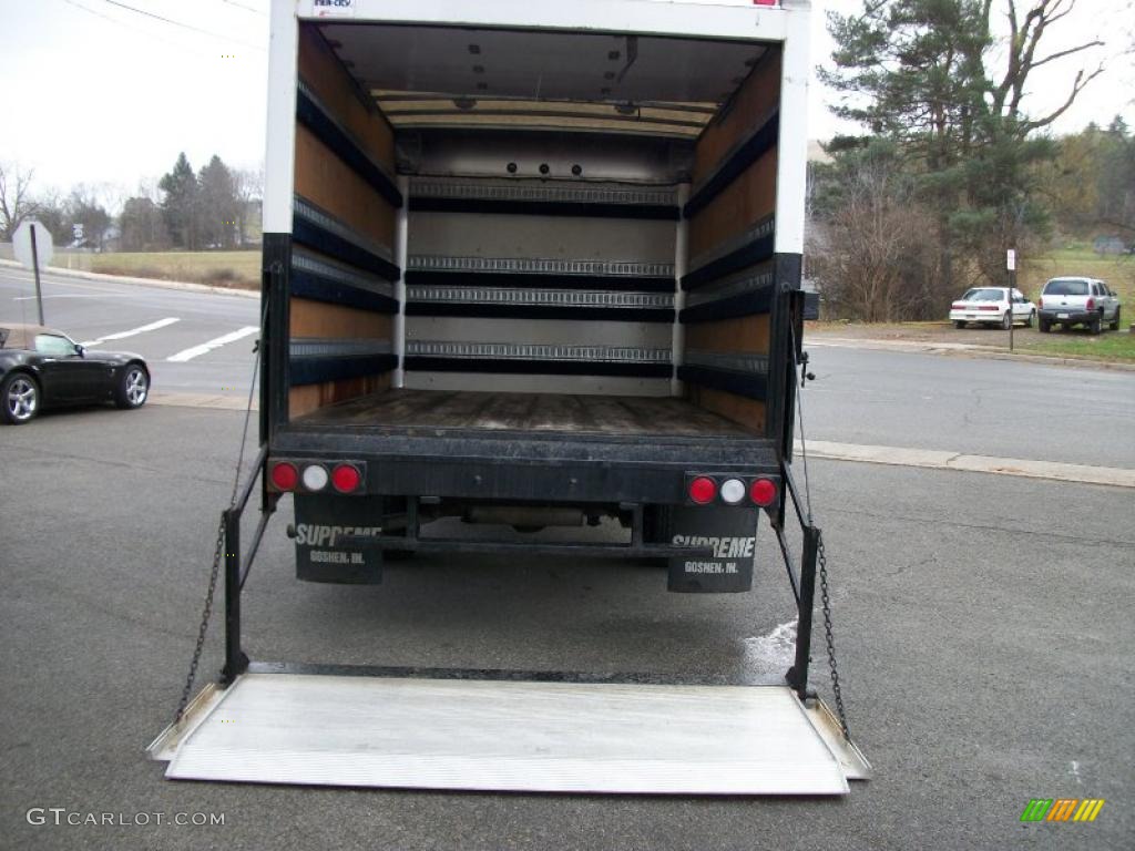 2006 Chevrolet Express 3500 Cutaway Moving Van Trunk Photo #40109291