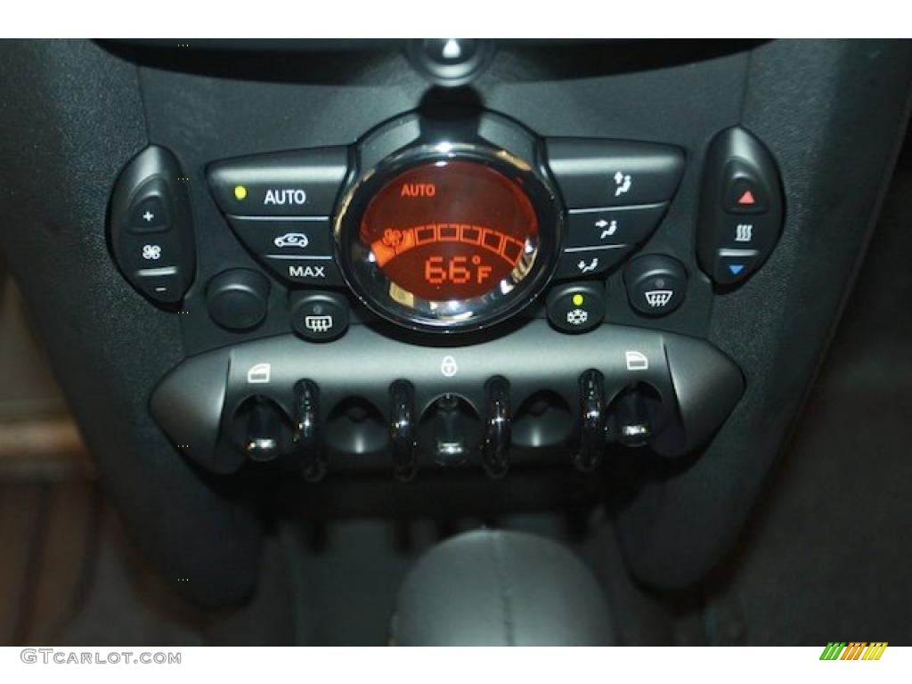 2011 Mini Cooper Hardtop Controls Photo #40110375