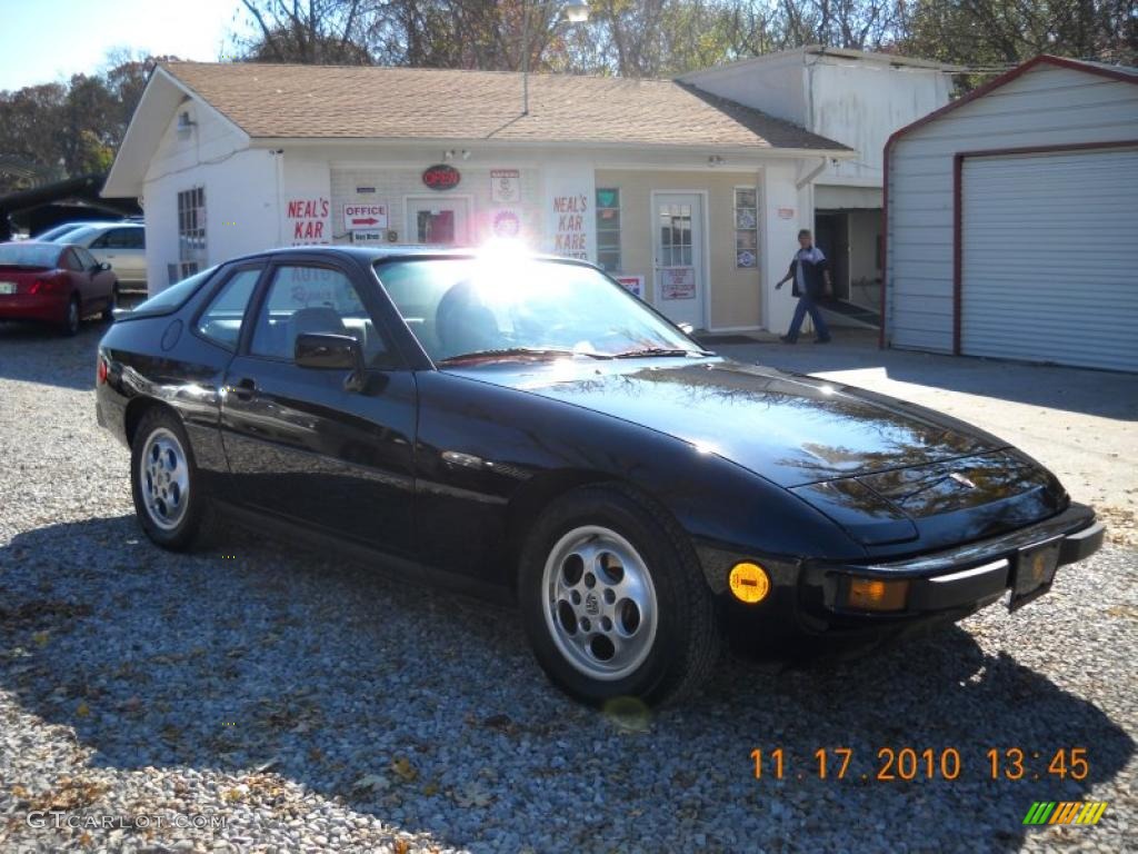 1987 Porsche 924 S Exterior Photos