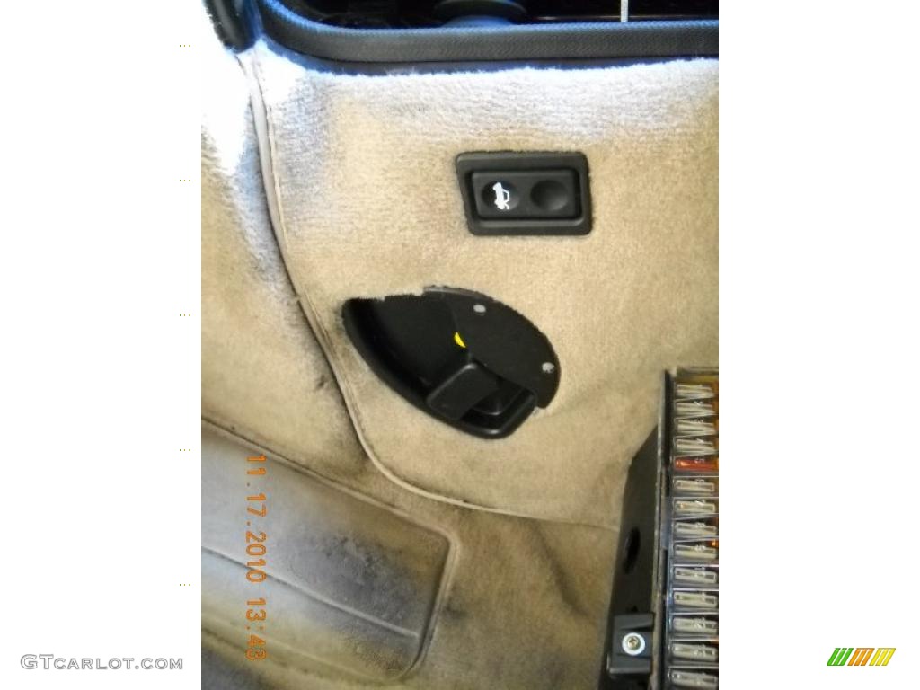 1987 Porsche 924 S Controls Photo #40112715