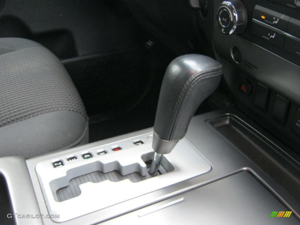 2008 Nissan Titan SE Crew Cab 4x4 5 Speed Automatic Transmission Photo #40112739