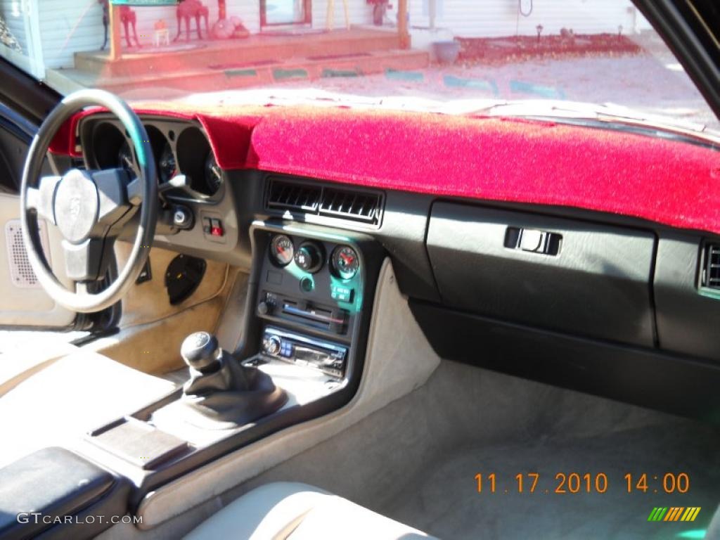 1987 Porsche 924 S Tan Dashboard Photo #40112935