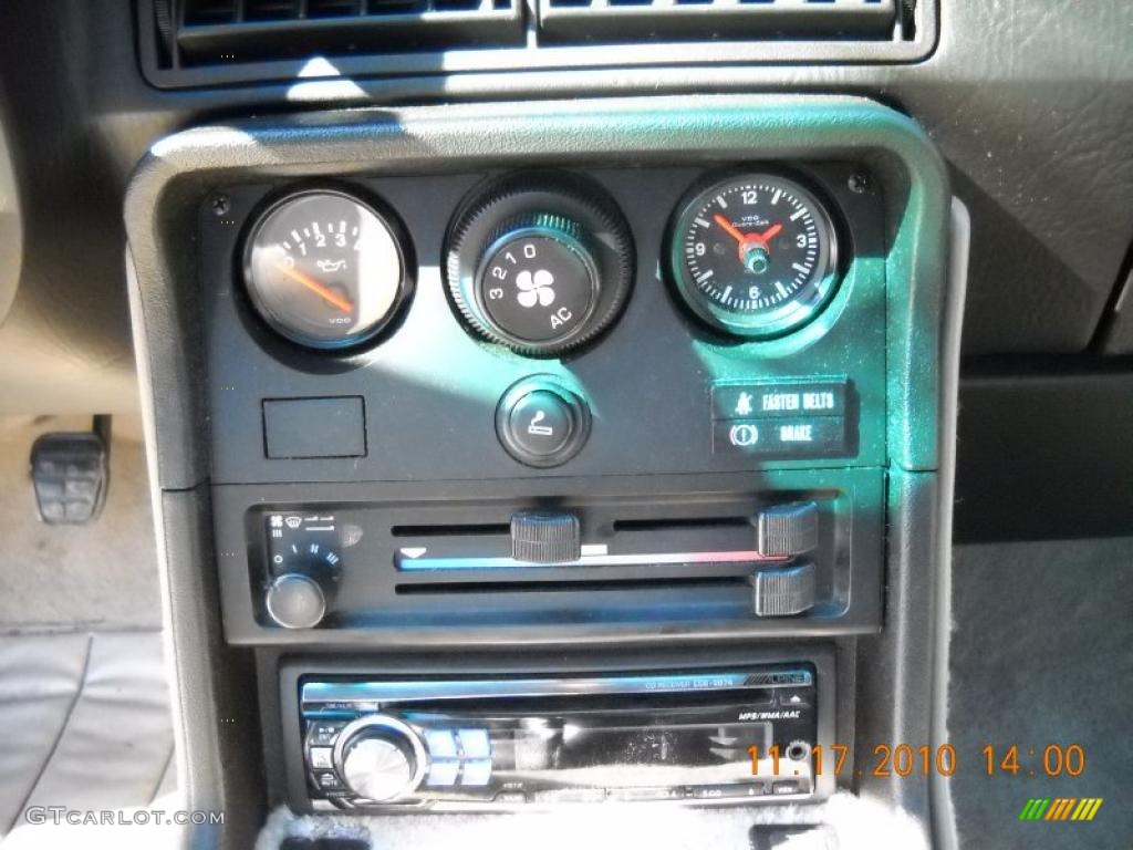 1987 Porsche 924 S Controls Photo #40112951