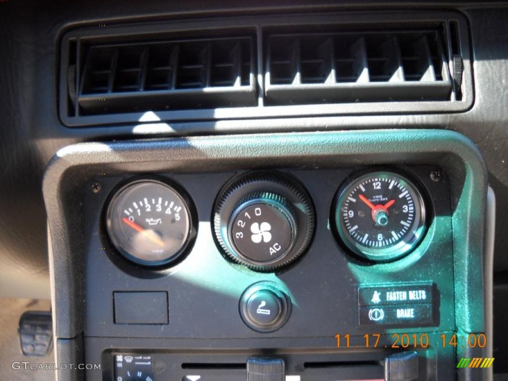 1987 Porsche 924 S Controls Photos