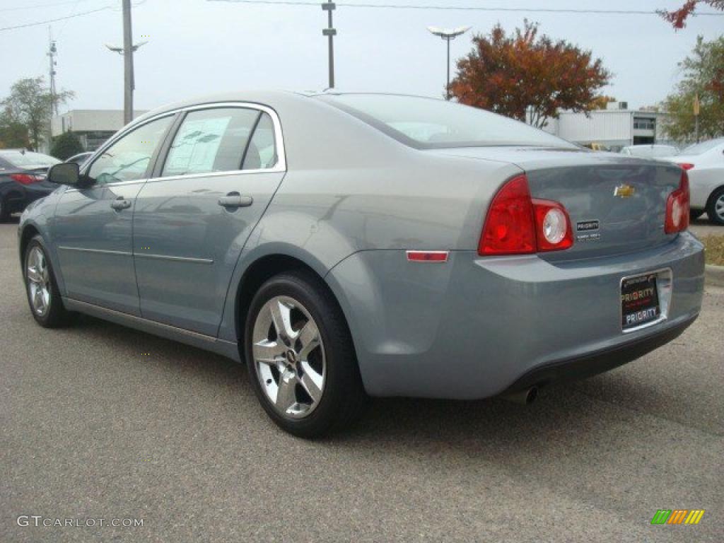 2009 Malibu LT Sedan - Silver Moss Metallic / Ebony photo #4