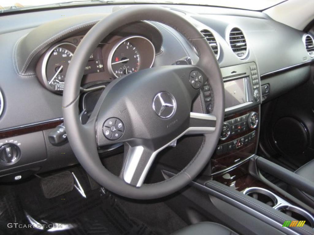 2011 Mercedes-Benz GL 350 Blutec 4Matic Black Dashboard Photo #40120239