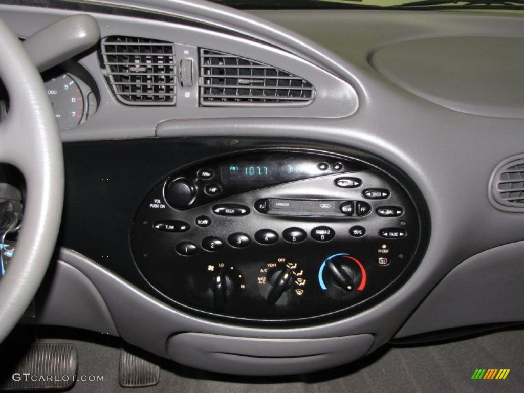 1996 Mercury Sable GS Sedan Controls Photo #40123083