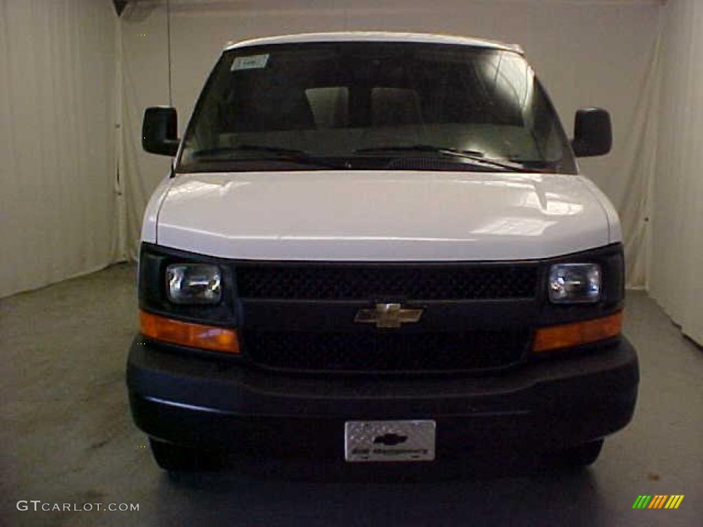 2011 Express 2500 Cargo Van - Summit White / Medium Pewter photo #2