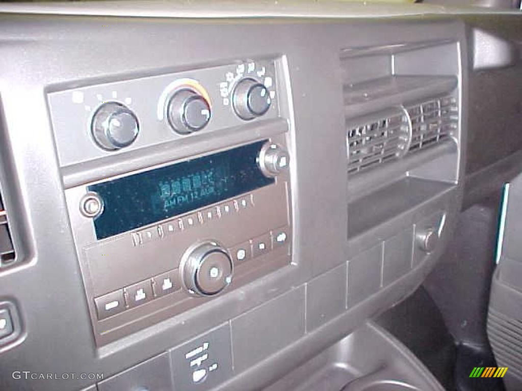 2011 Express 2500 Cargo Van - Summit White / Medium Pewter photo #7