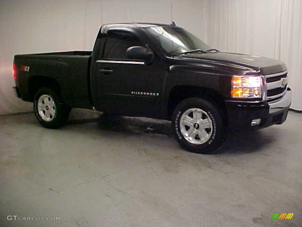 2007 Silverado 1500 LT Z71 Regular Cab 4x4 - Black / Light Titanium/Ebony Black photo #1