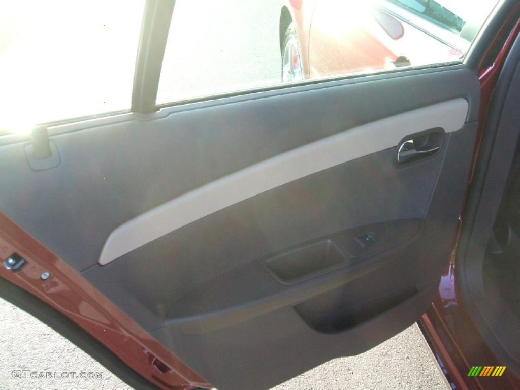 2011 Chevrolet Malibu LT Cocoa/Cashmere Door Panel Photo #40125248
