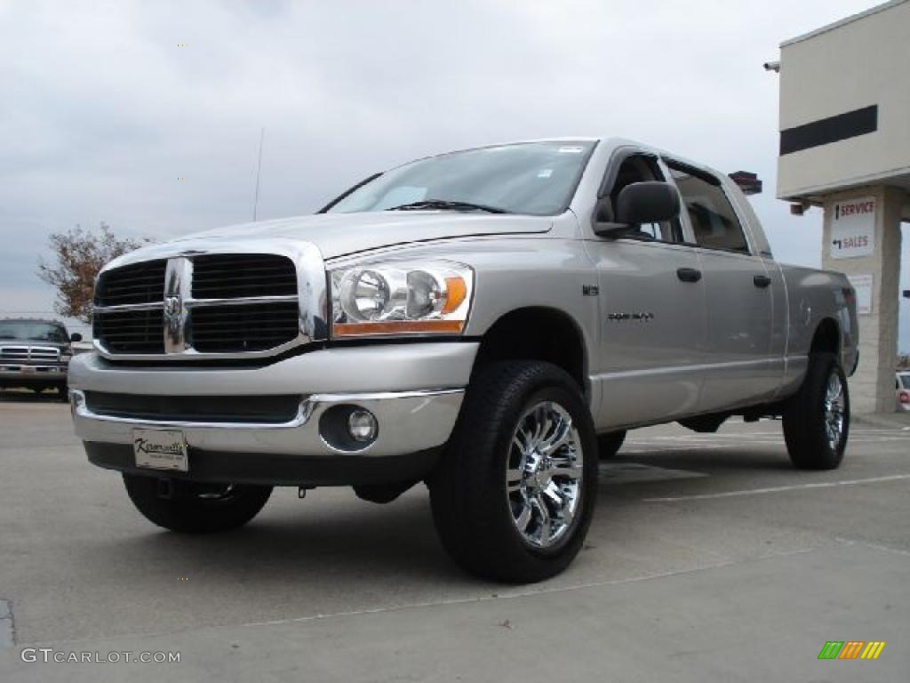 2006 Ram 1500 SLT Mega Cab 4x4 - Bright Silver Metallic / Medium Slate Gray photo #7