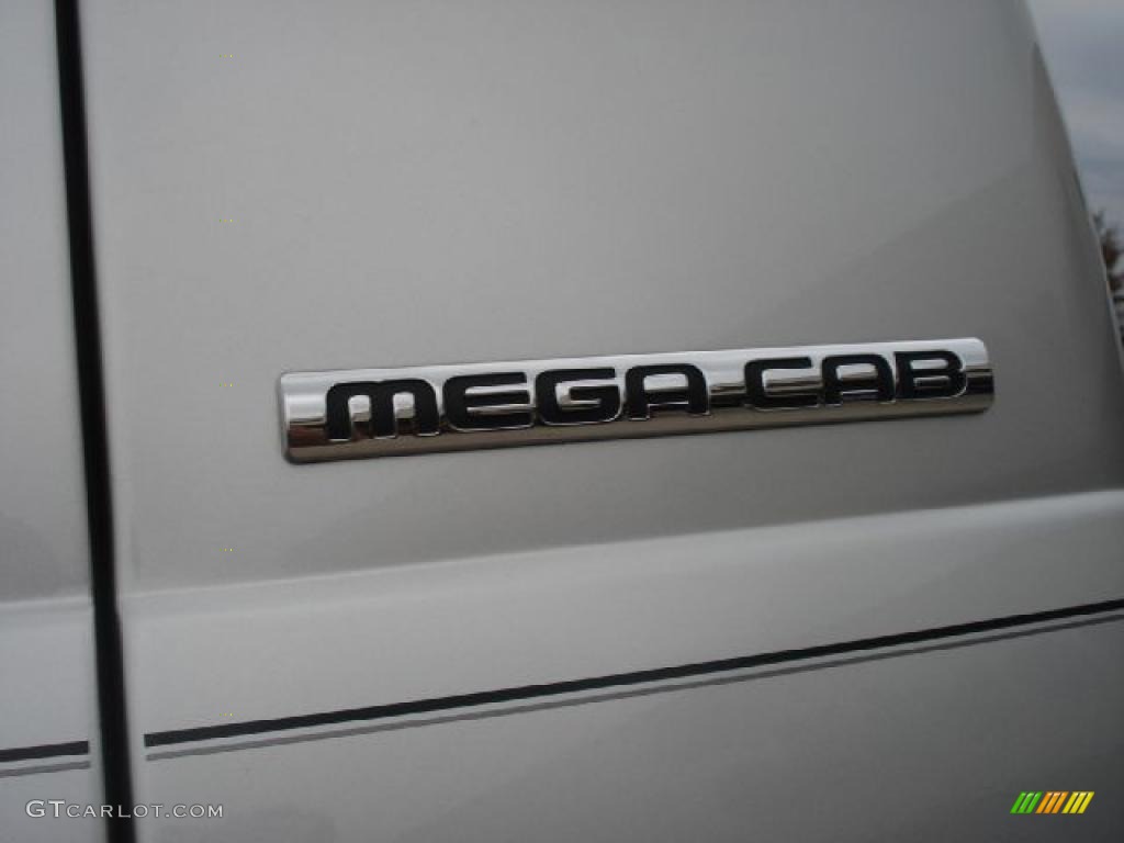 2006 Ram 1500 SLT Mega Cab 4x4 - Bright Silver Metallic / Medium Slate Gray photo #34