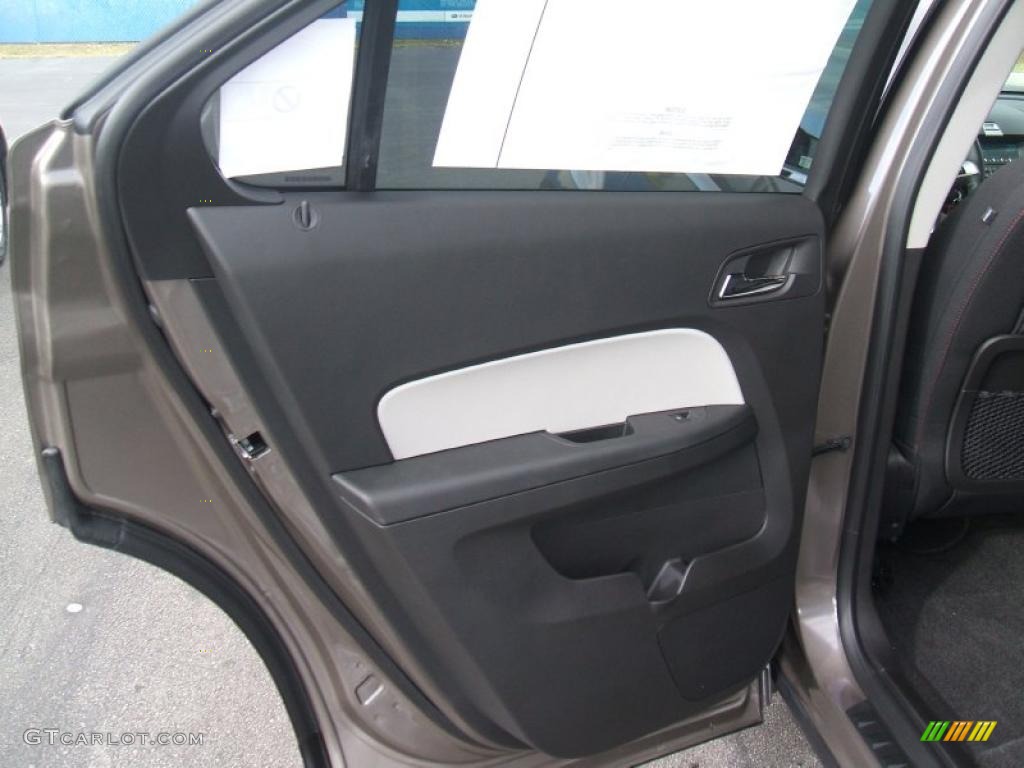 2011 Chevrolet Equinox LT Light Titanium/Jet Black Door Panel Photo #40125844