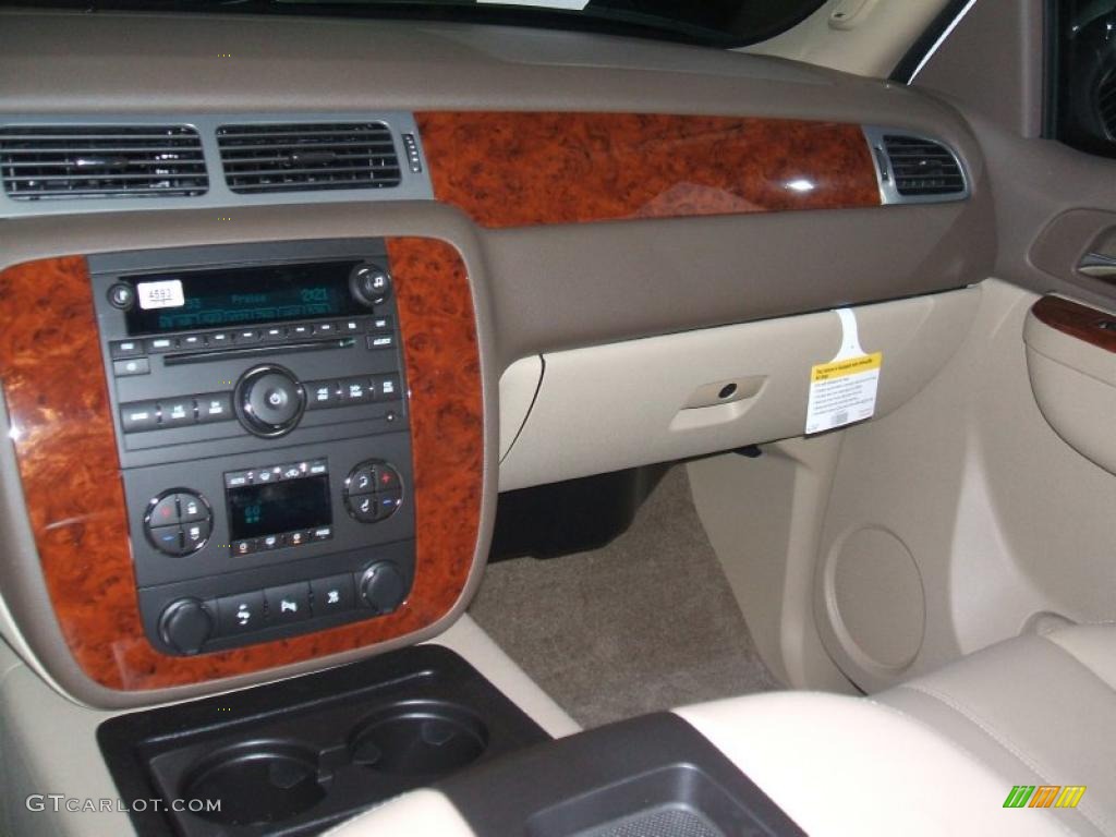 Light Cashmere/Dark Cashmere Interior 2011 Chevrolet Tahoe LT Photo #40126156