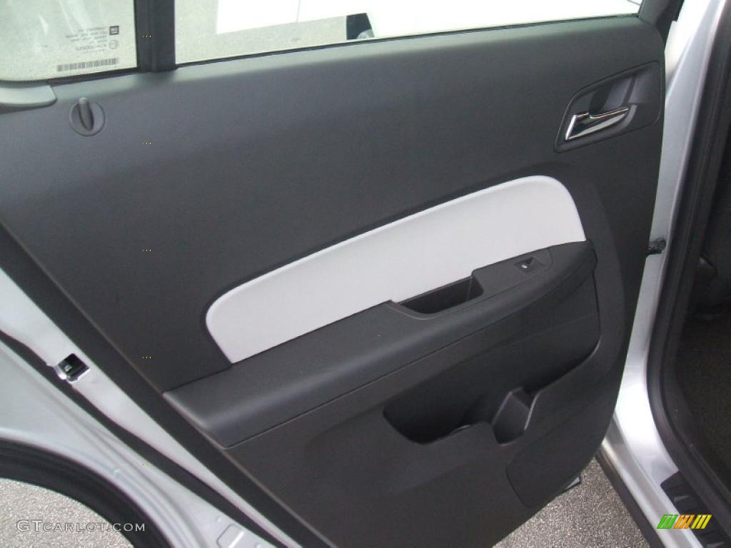 2011 Chevrolet Equinox LS Light Titanium/Jet Black Door Panel Photo #40127260