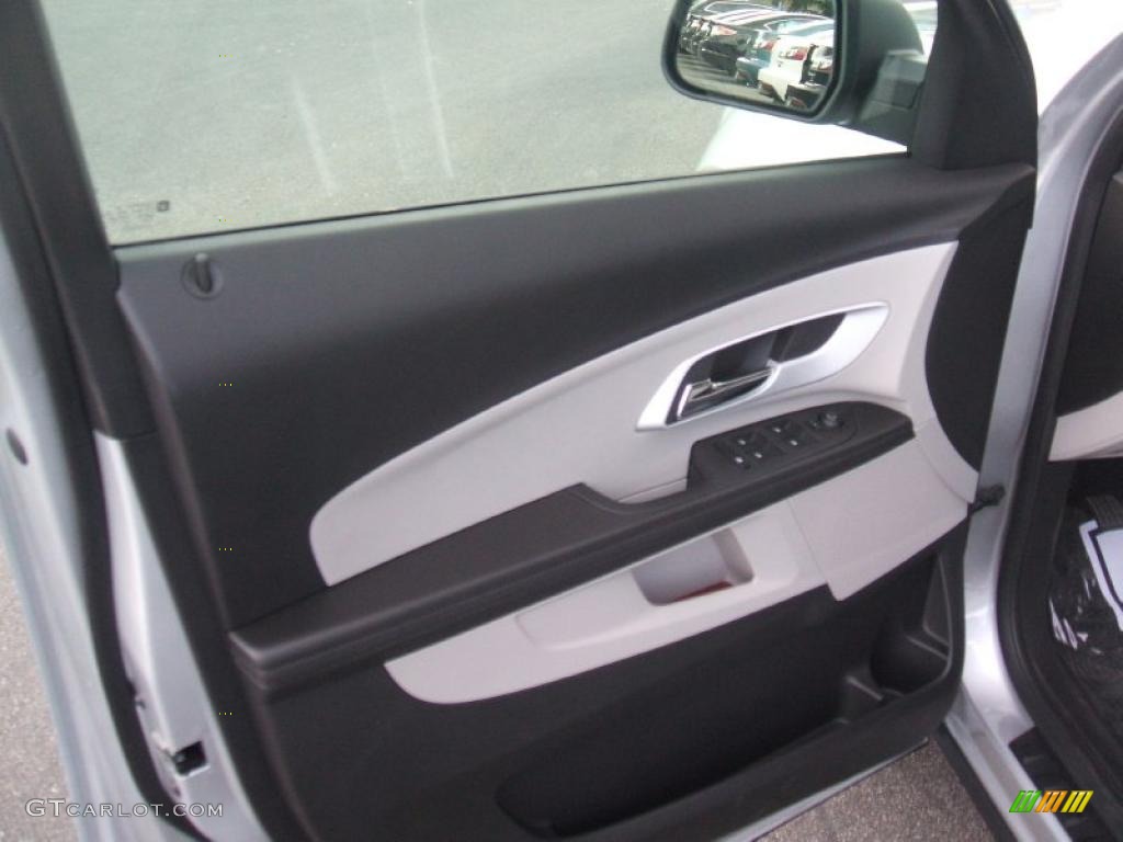 2011 Chevrolet Equinox LS Light Titanium/Jet Black Door Panel Photo #40127295