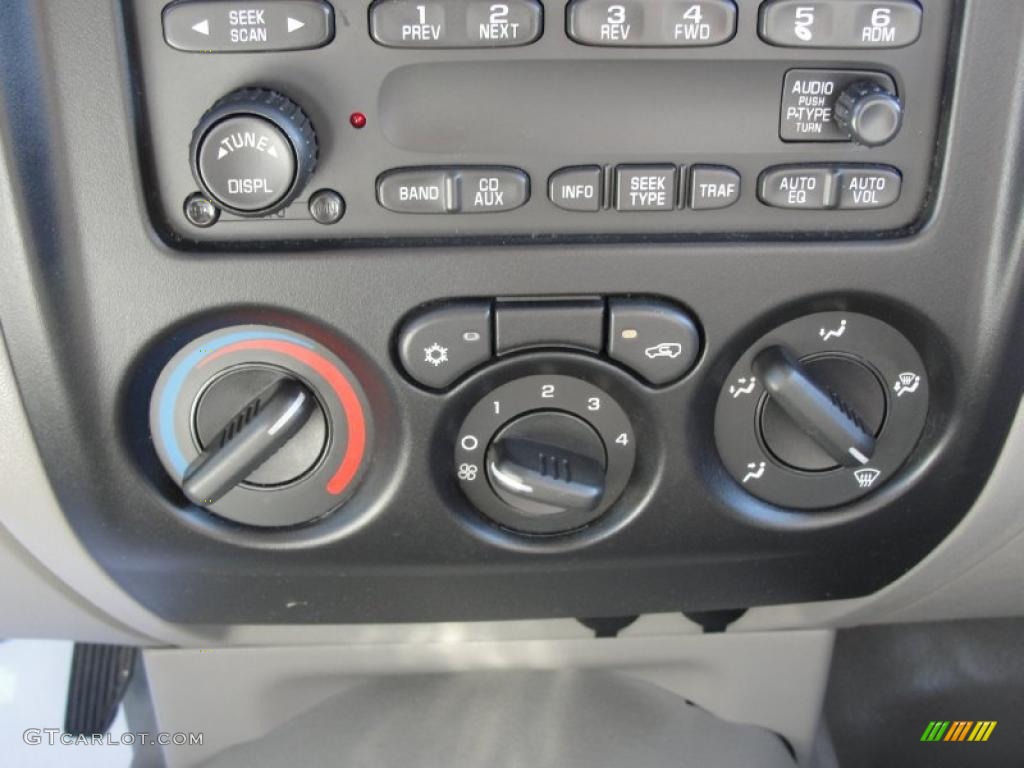 2004 GMC Canyon SL Extended Cab Controls Photo #40130920